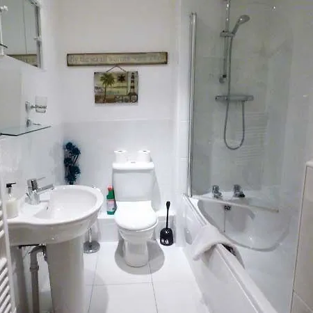 Cadliam Apartamento Whitby